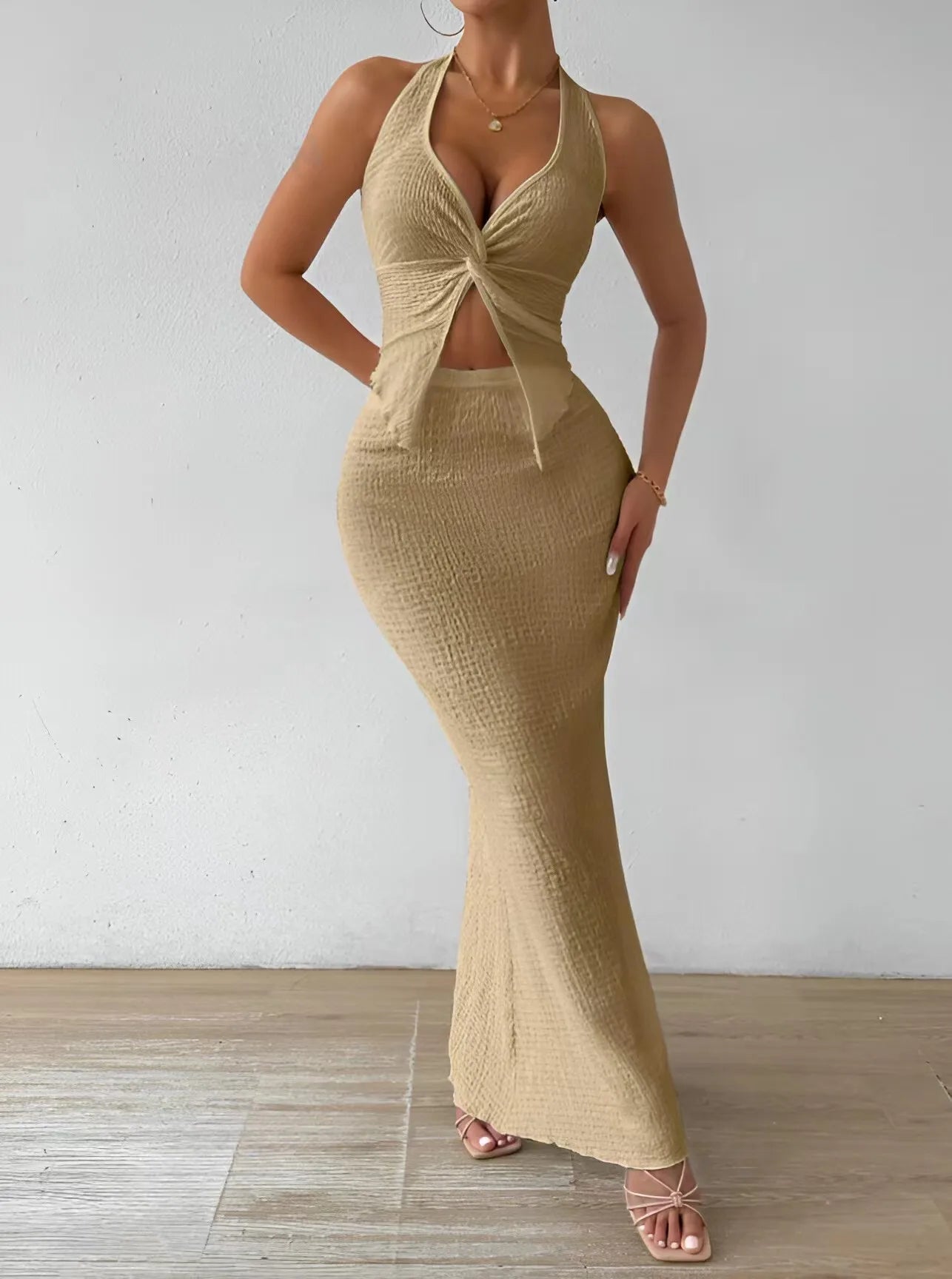 ✨ Elegant & Sexy Summer/Fall Two-Piece Set – Halter Top & Long Skirt 2025