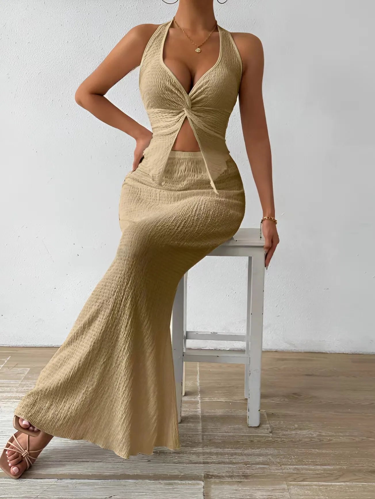 ✨ Elegant & Sexy Summer/Fall Two-Piece Set – Halter Top & Long Skirt 2025